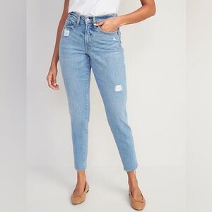 Curvy High-Waisted OG Straight Distressed Cut-Off Jeans